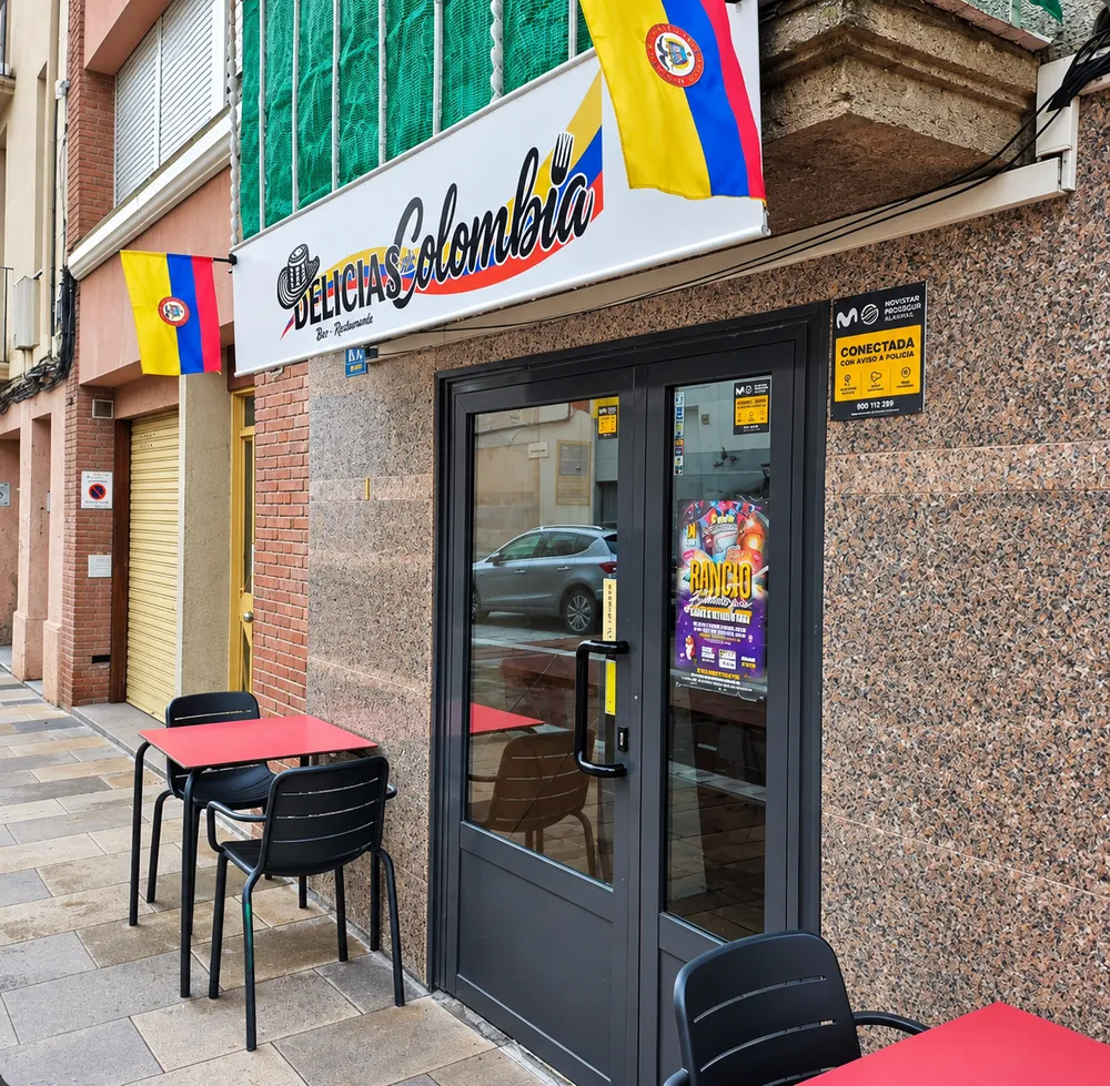 Fachada de Delicias de Colombia, en Igualada