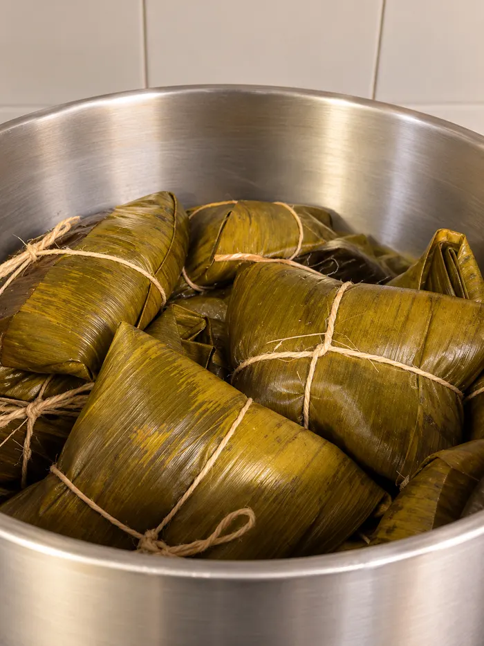 Tamales vallunos envueltos en hoja